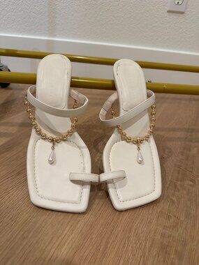 Freda Salvador Off white Sandal